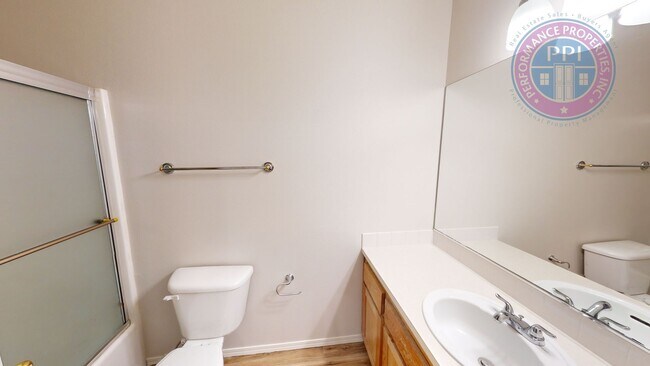 Building Photo - Sought After Single Level Family Home in S...