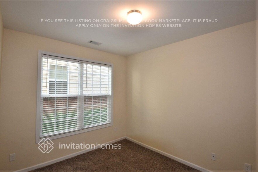 Building Photo - 5519 Chatham Cir NW