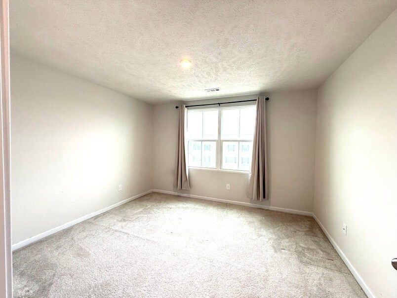 Building Photo - 114 Slate Ridge Dr