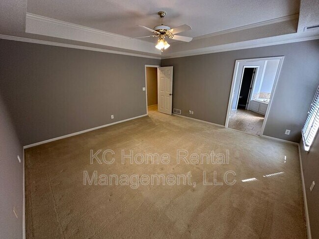 Building Photo - 5605 W 153rd Terrace