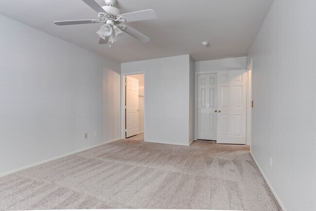 Building Photo - 690 Ambling Gait Ave