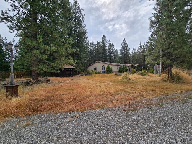 Building Photo - 4161 W Foothill Dr