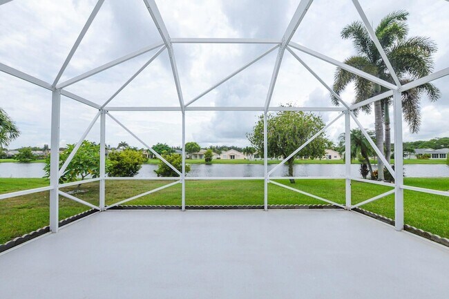 Building Photo - 522 SW Indian Key Dr