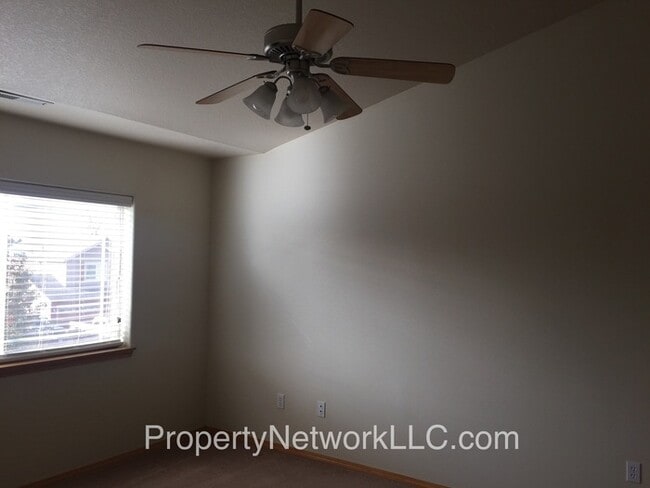 Building Photo - Great Gresham 3 Bedroom Home