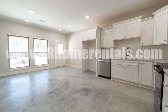 Building Photo - 29 John Ross Dr