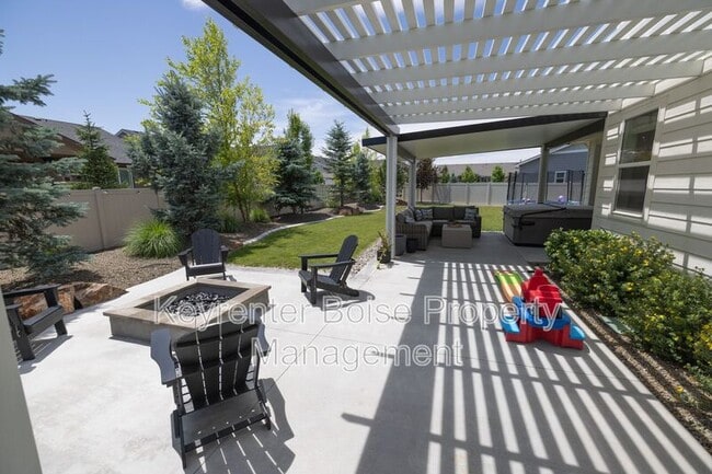 Building Photo - 11855 W Nuova Ct