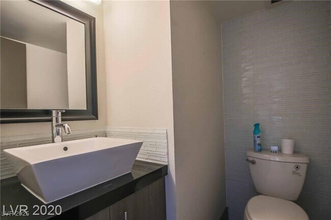 Building Photo - 3111 Bel Air Dr