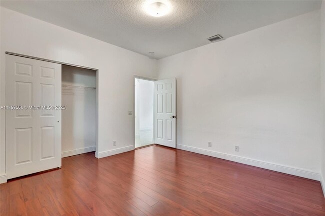 Building Photo - 1709 Victoria Pointe Cir