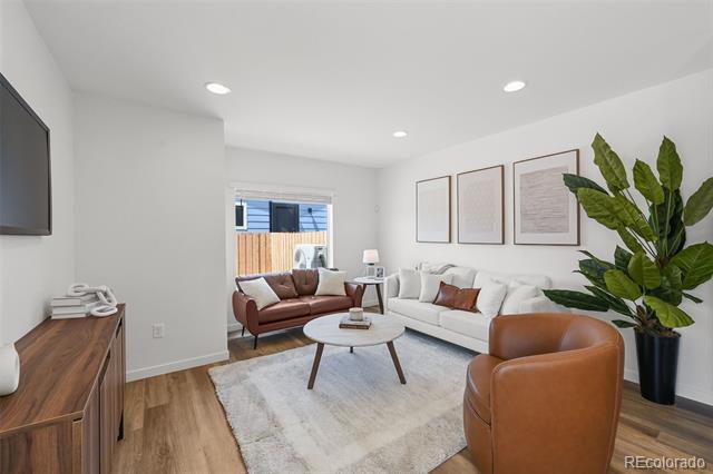 Building Photo - 1302 Akron St