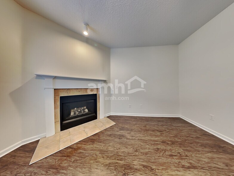 Building Photo - 1447 River of May St