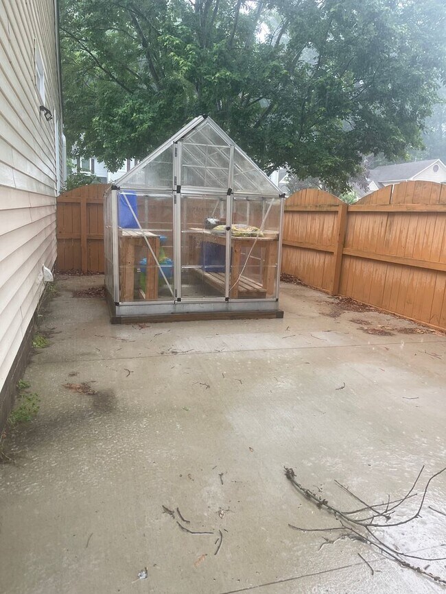 Building Photo - Beautiful home in Riverwalk