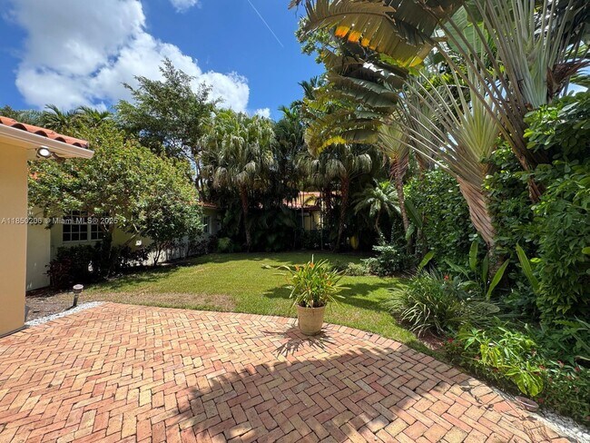 Building Photo - 1512 Certosa Ave