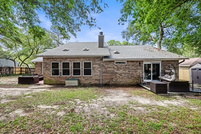 Building Photo - 507 Nassau Dr