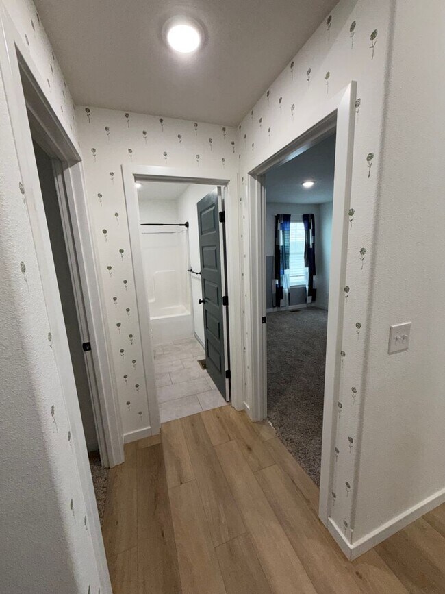 Building Photo - REMODELED 5 Bedroom | 3 Bathroom | 3 Car Garage HOME -- 3,554 sqft | BASEMENT! | NIXA SCHOOLS | F...