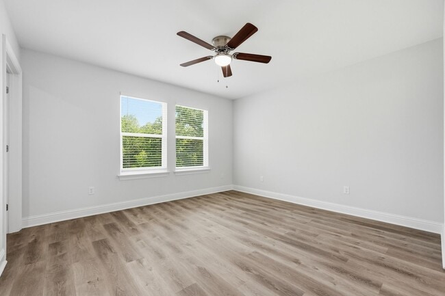 Building Photo - Brand-New 3 Bedroom Townhome in Fort Walton Beach!