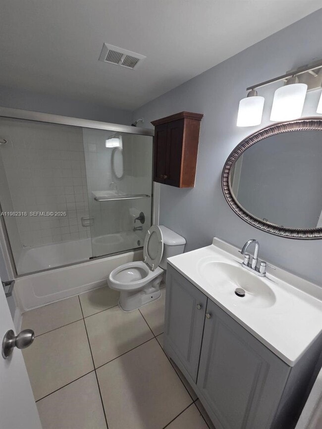 Building Photo - 1241 SW 46th Ave