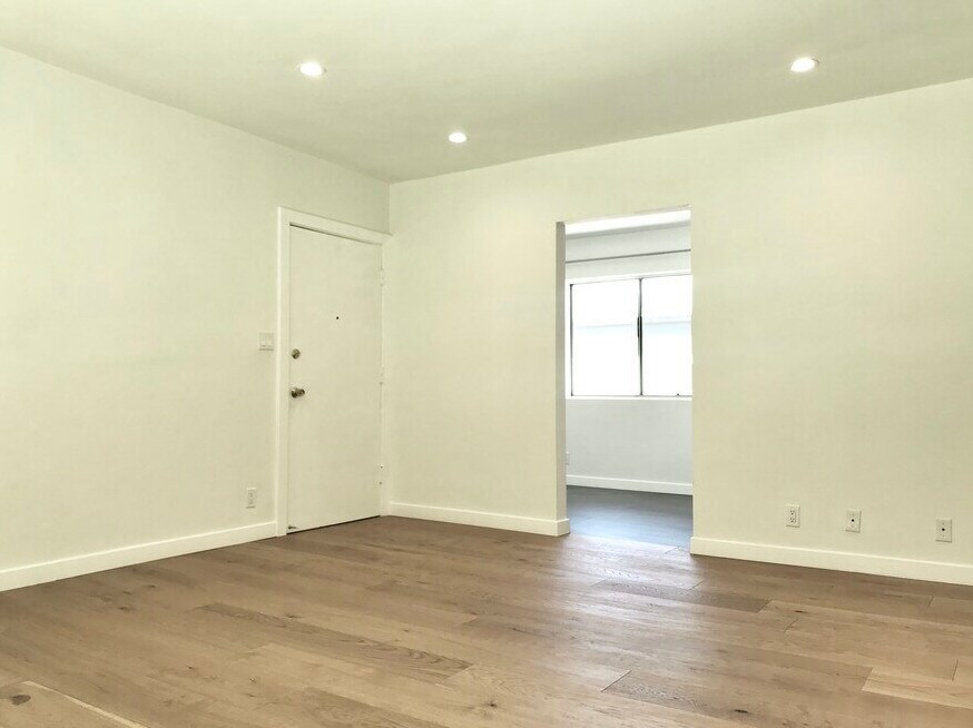 Building Photo - 515 Pier Ave