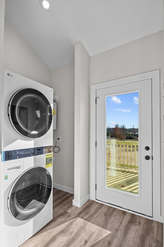 Building Photo - 200-202 3rd St