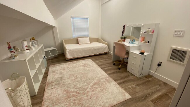 Building Photo - 22990 SW 156th Ave