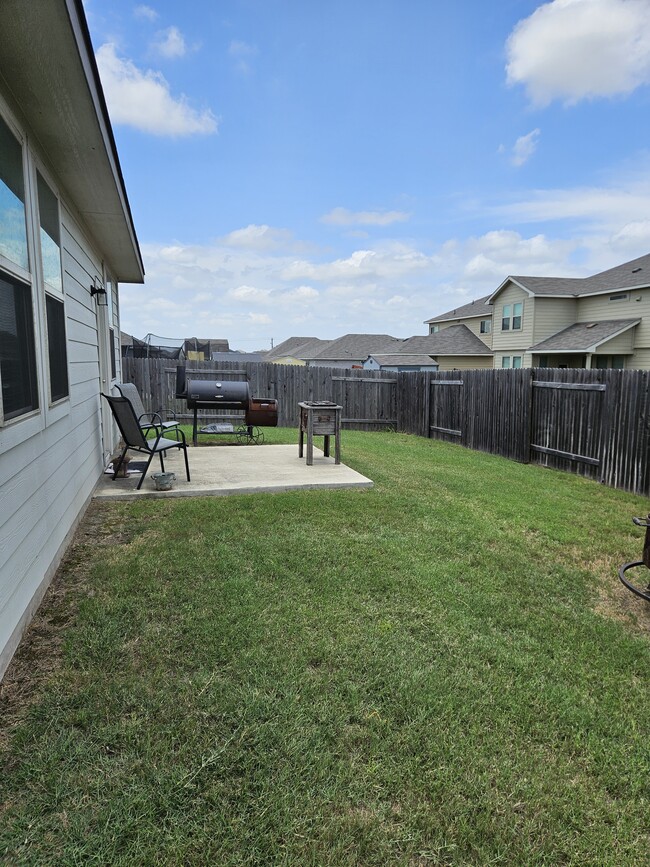 Building Photo - 177 Blooming Trl