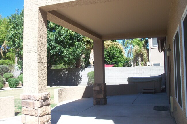 Building Photo - 5456 W Kristal Way