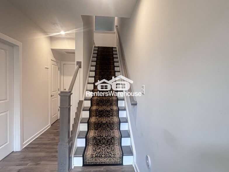 Building Photo - 2500 Emerald Branch Dr