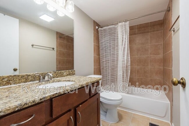 Building Photo - 1851 Fox Run Dr