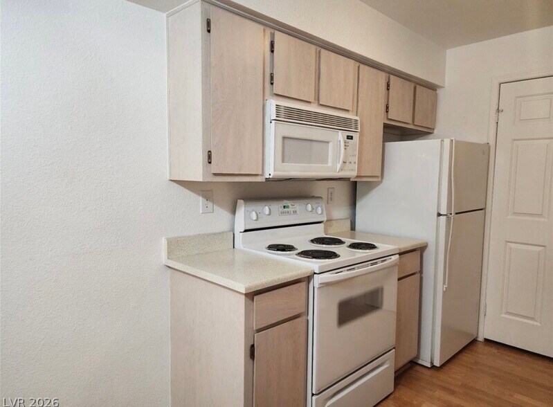 Building Photo - 231 W Horizon Ridge Pky