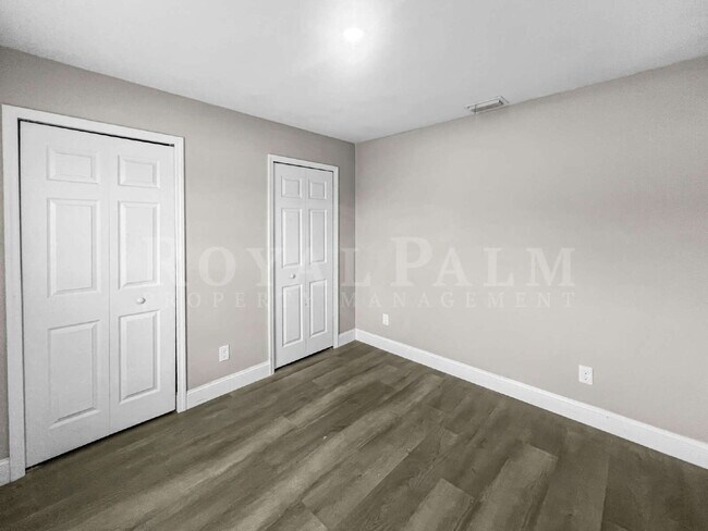 Building Photo - 4BR/2BA Home with High Ceilings, Garage & Large Kitchen Island