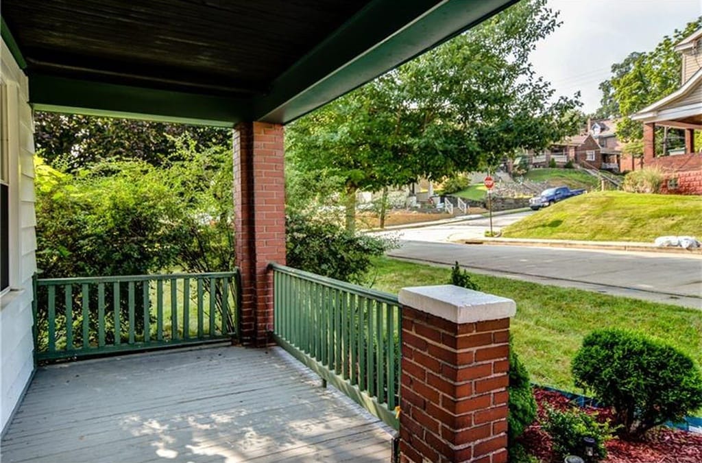 Front porch - 2038 Stonelea St