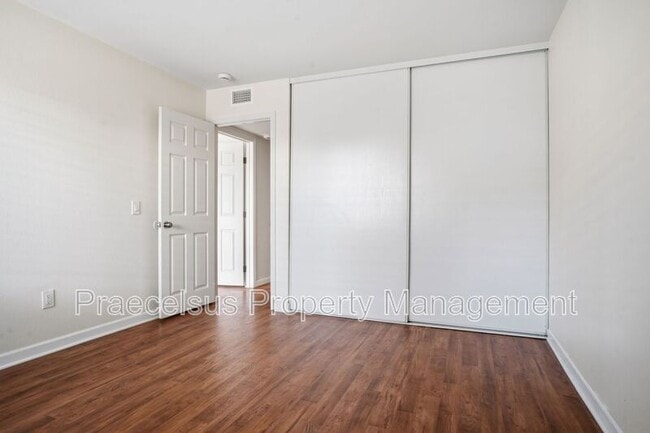 Building Photo - 1535 Apache Dr