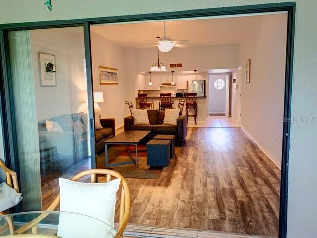 Building Photo - 1375 Saxony Cir