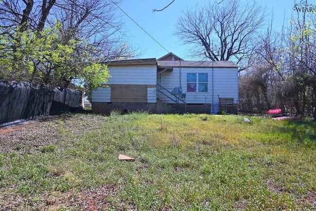 Building Photo - 1714 7th St