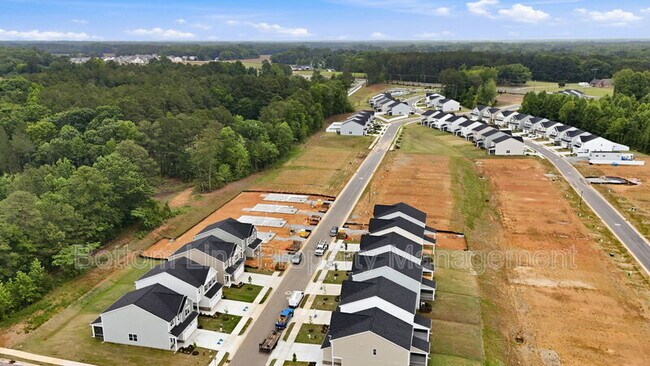 Building Photo - 27 Broward Ln