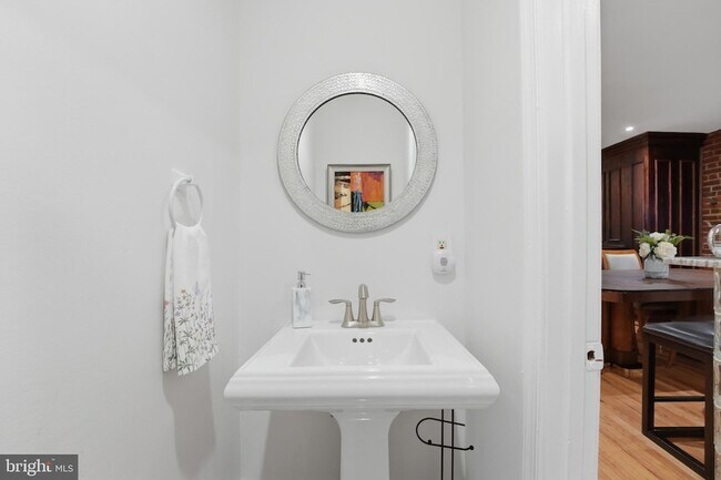 Building Photo - 56 Adams St NW