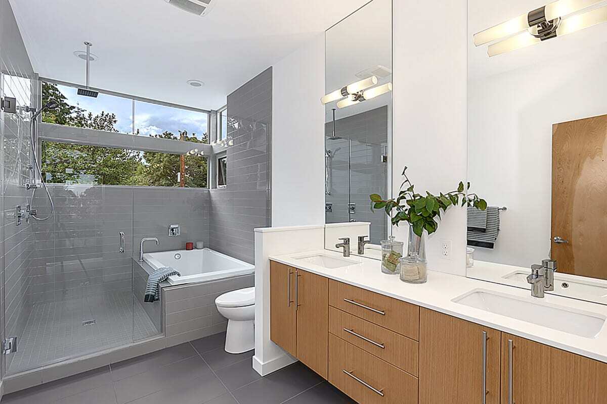 HUGE Master Bathroom - 2118 E James St