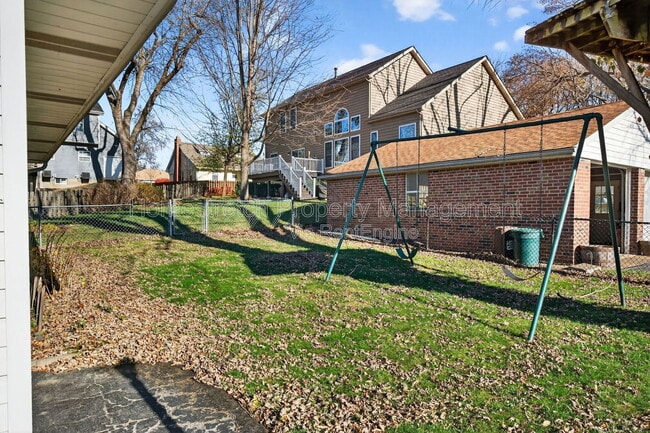 Building Photo - 1255 St Antoine St