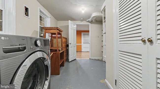 Building Photo - 6770 Baron Rd