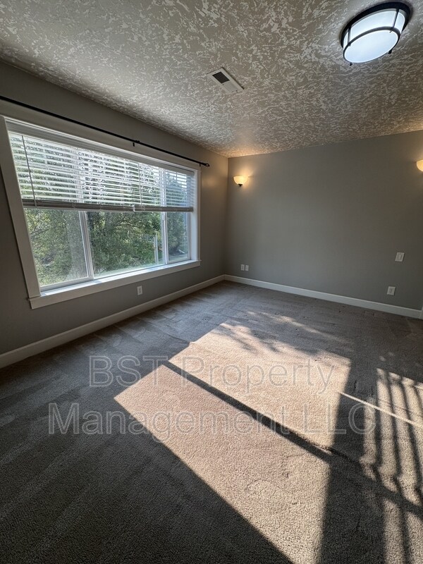 Building Photo - 1604 Webb Lake Dr
