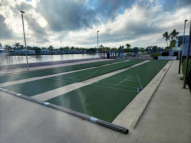 Building Photo - 2008 S Federal Hwy