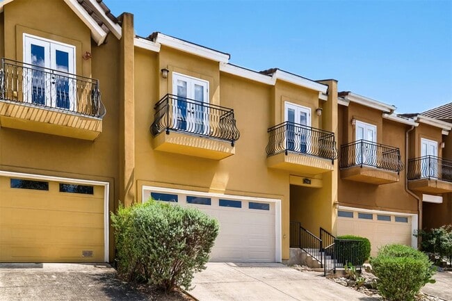 Building Photo - 2506 Camden Park