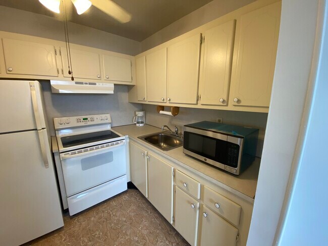 Building Photo - 209 Norwich I