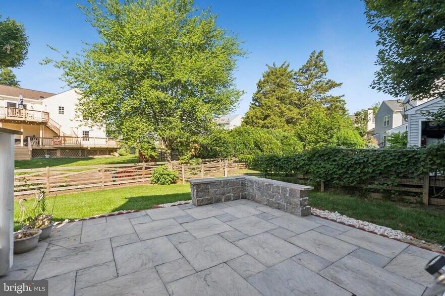 Building Photo - 5 McCarty Ct