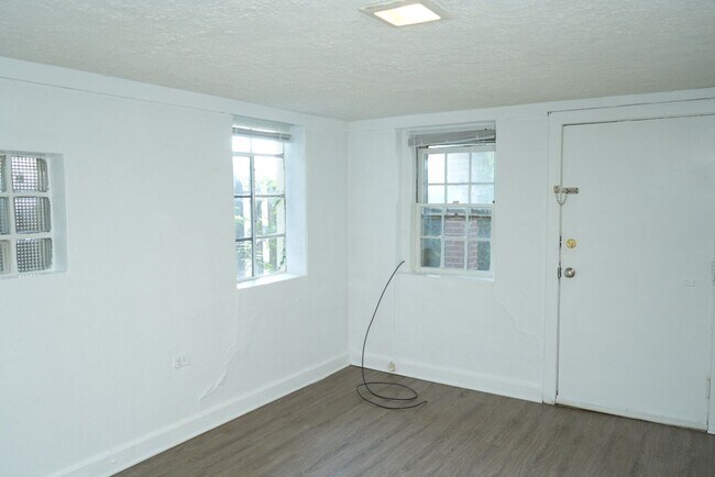 Building Photo - 604 15th St NW