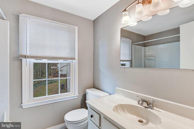 Building Photo - 5847 New England Woods Dr