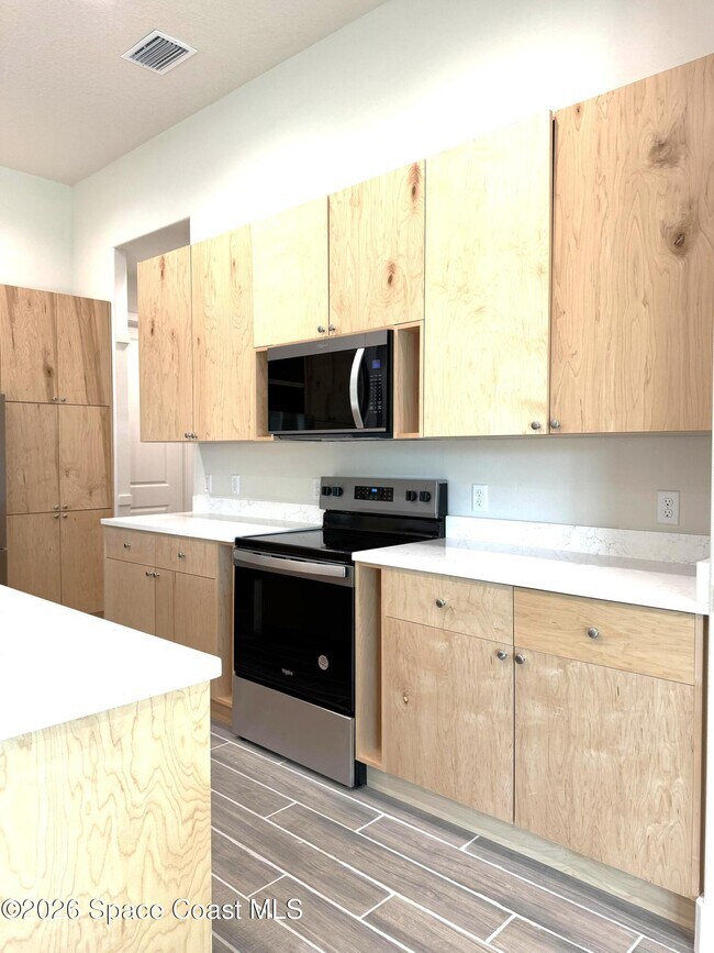 Building Photo - 2821 Edington Dr