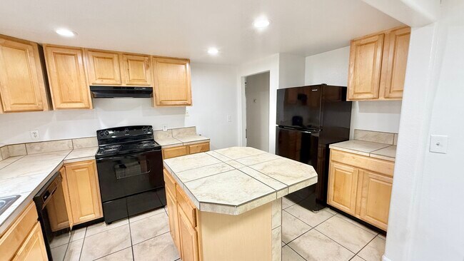 FullSizeRender (10) 4 - Table Mountain Townhomes