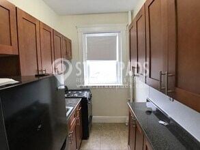 Building Photo - bedroom in Boston MA 02215