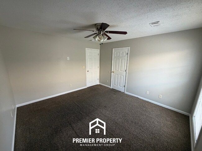 Building Photo - Charming 3BR/2BA Tuscaloosa Home | High Vaulted Ceilings, Hardwood Floors & Fenced Yard