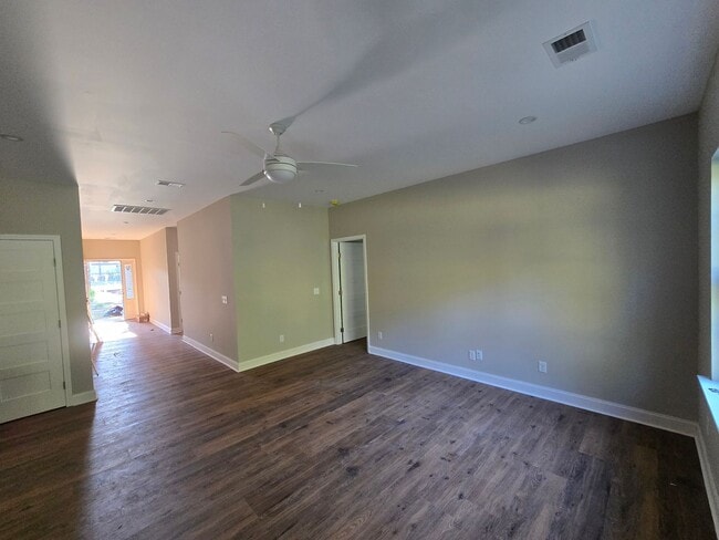 Building Photo - New Home